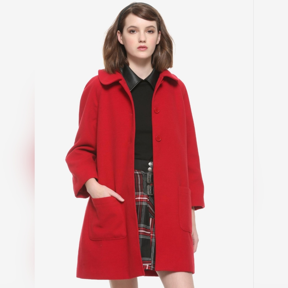Hot Topic Chilling Adventures Of Sabrina Girls Red Coat - Large